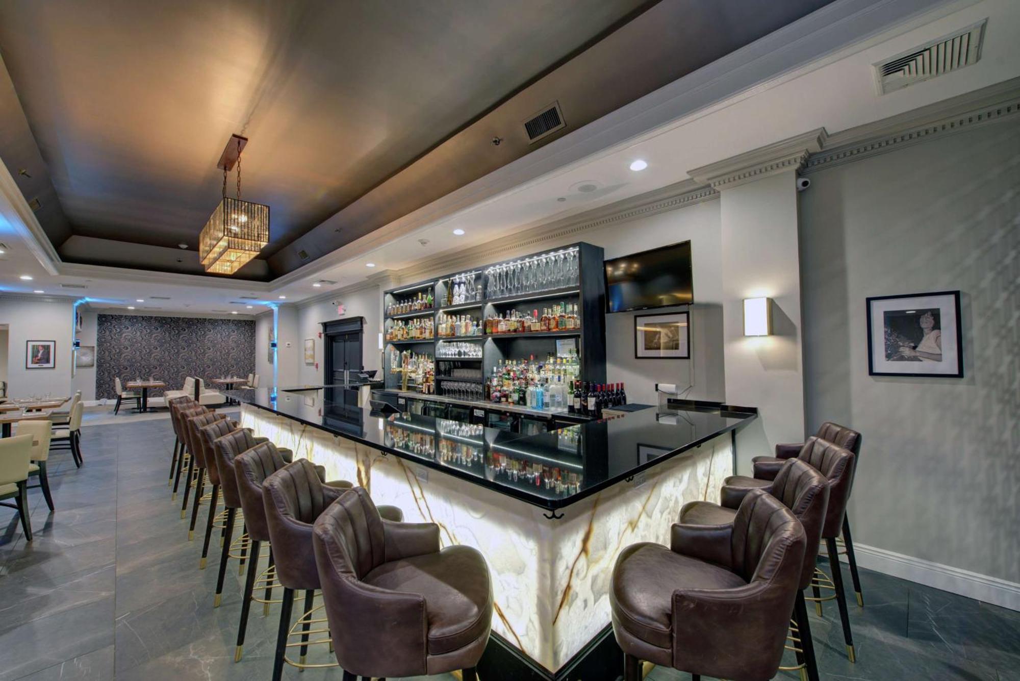فندق The Roslyn, Tapestry Collection By Hilton المظهر الخارجي الصورة