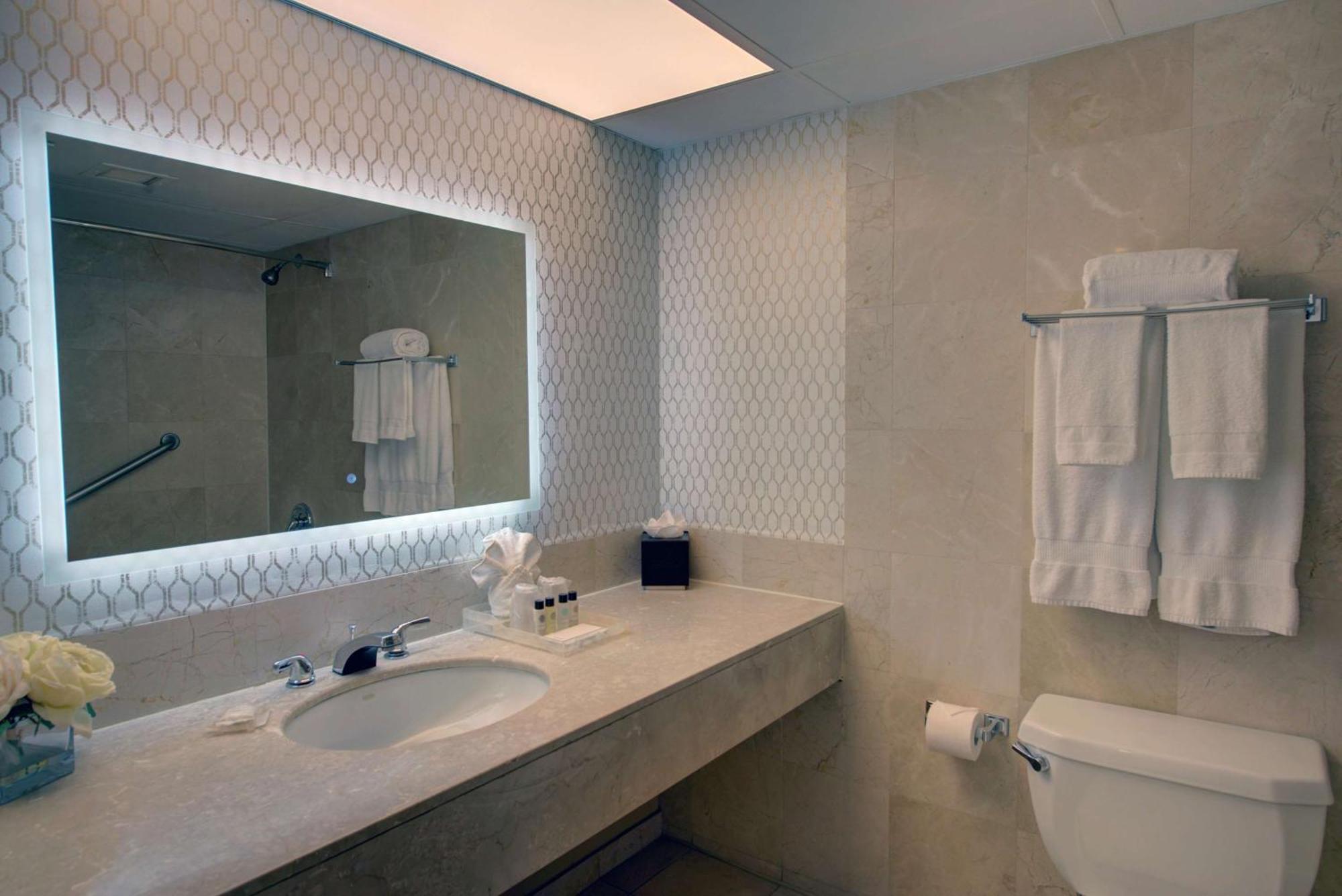 فندق The Roslyn, Tapestry Collection By Hilton المظهر الخارجي الصورة