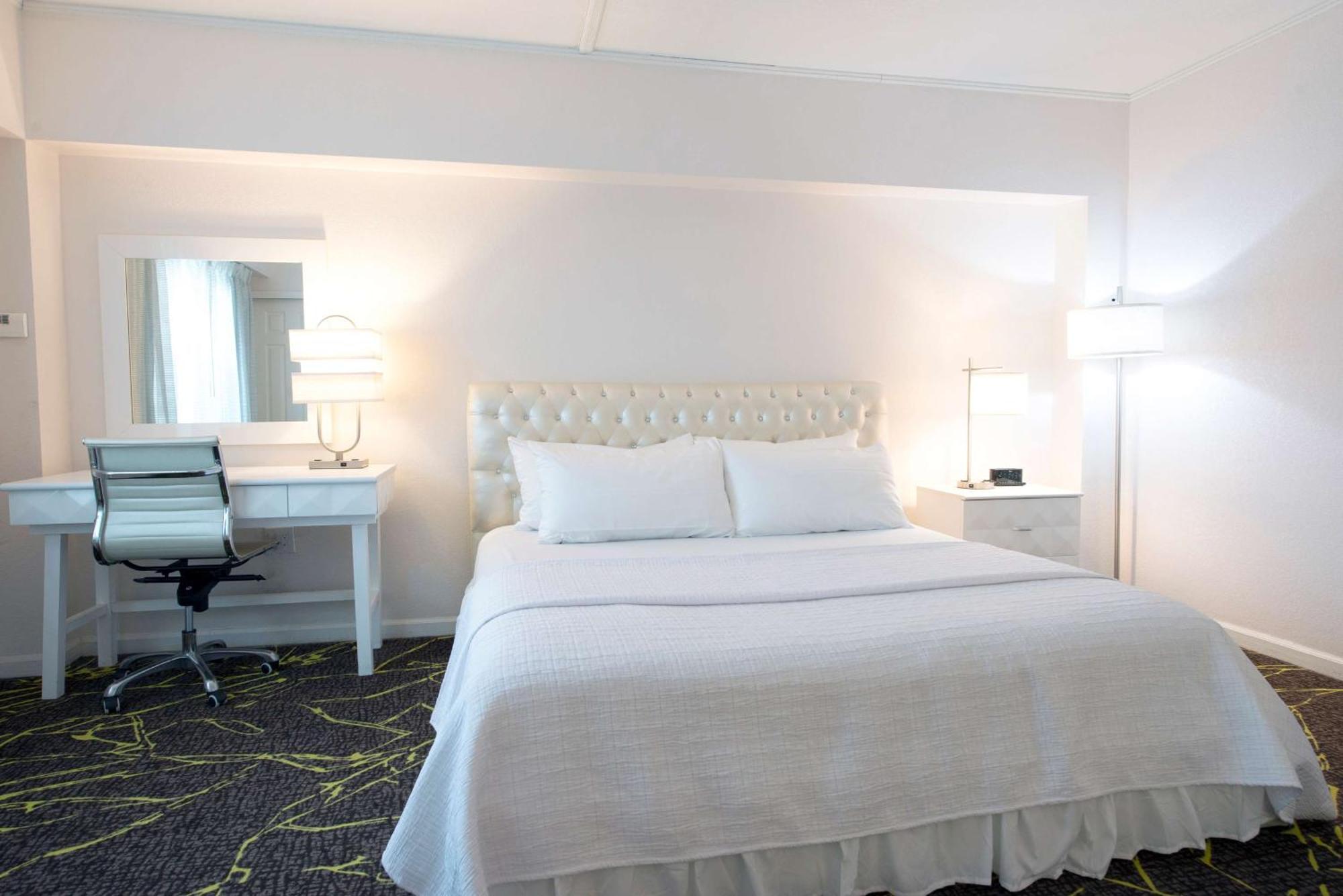 فندق The Roslyn, Tapestry Collection By Hilton المظهر الخارجي الصورة